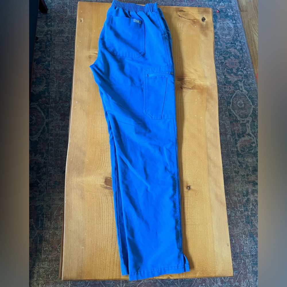 Figs Women's Blue Scrubs Set plus additional XS Top - Picture 2 of 2